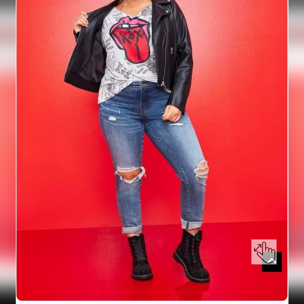 Torrid Betsey Johnson Graphic Dolman Tee - Picture 2 of 11